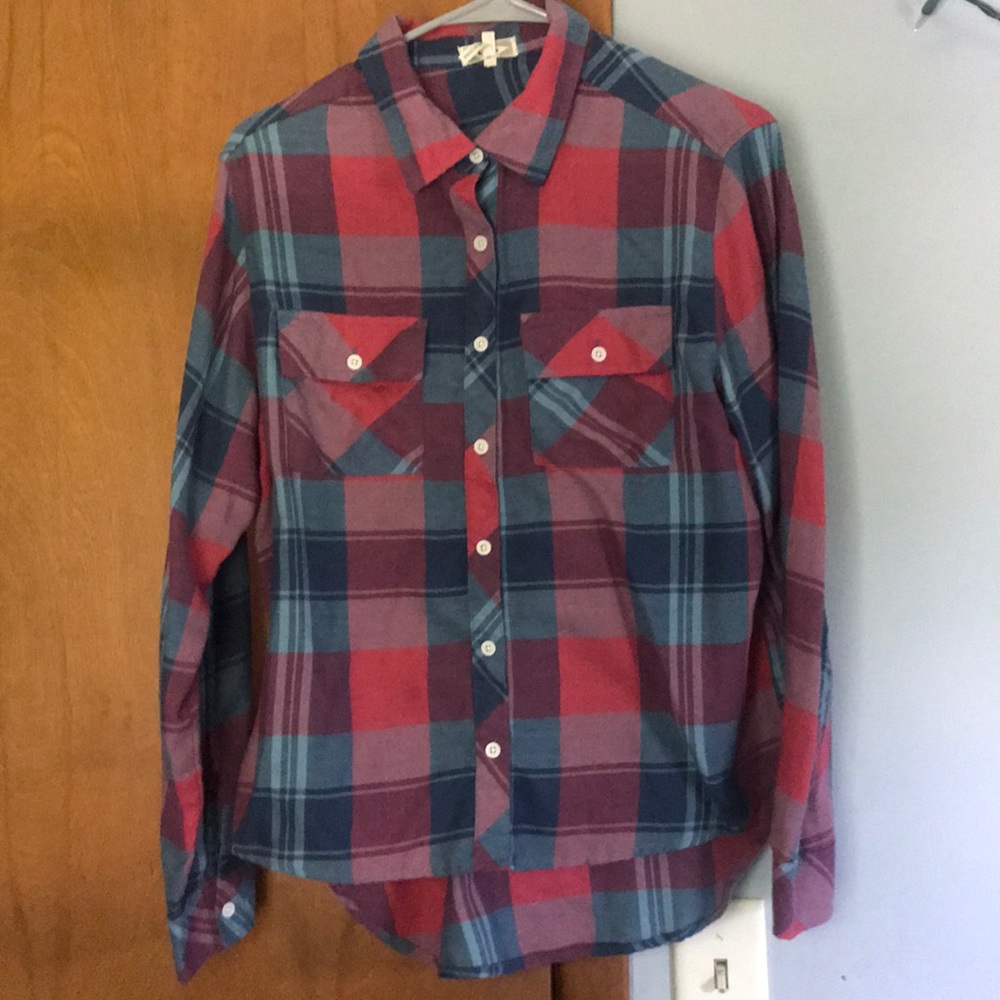 Blue/red flannel shirt.